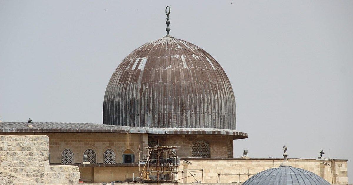 Request Du'a for Safe Travel and a Blessed Return from Al-Aqsa