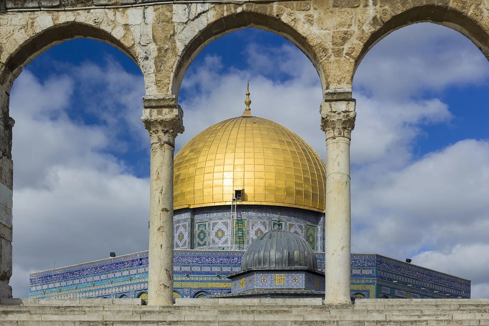 Request Du'a for Safe Travel at Al-Aqsa Mosque